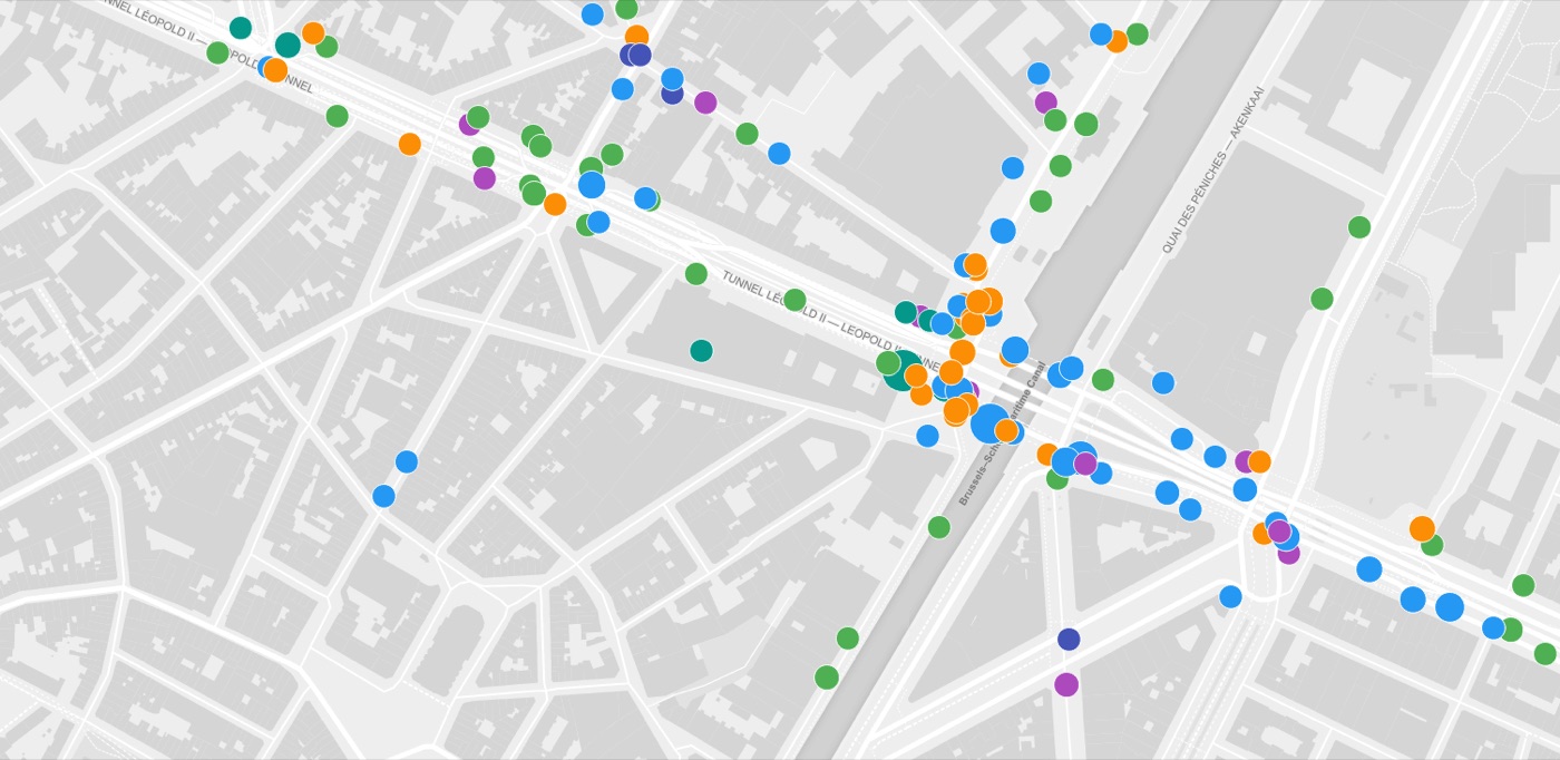 PING reports as coloured dots along a main road in Brussels